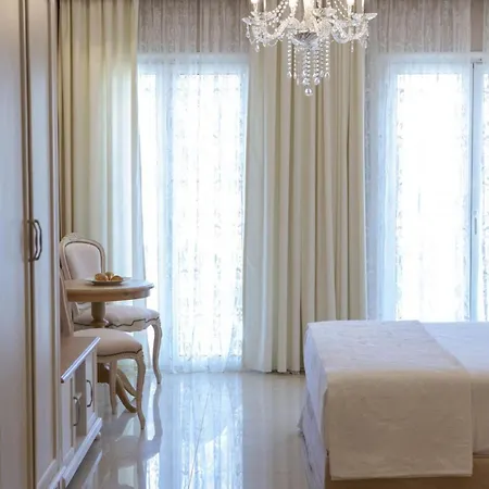 Vk Luxury Suites With Private Parking (Adults Only) *