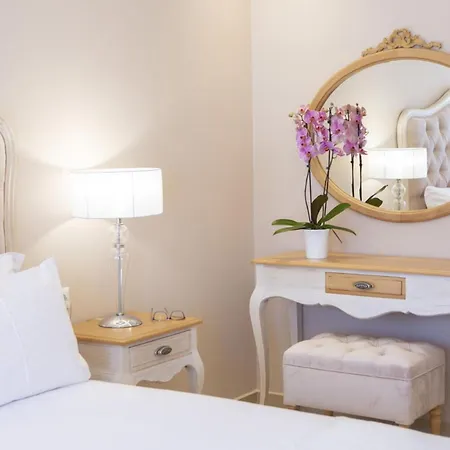 Vk Luxury Suites With Private Parking (Adults Only) Apartment