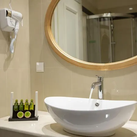 Vk Luxury Suites With Private Parking (Adults Only) Apartment *