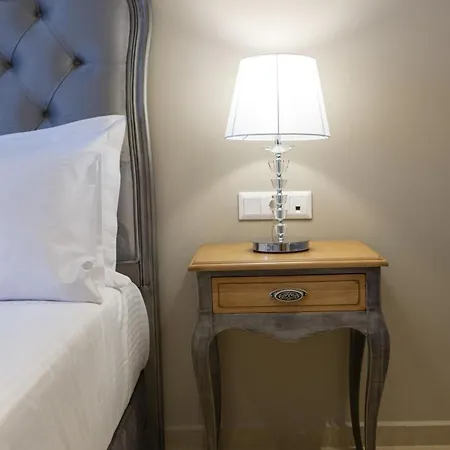 Vk Luxury Suites With Private Parking (Adults Only) *