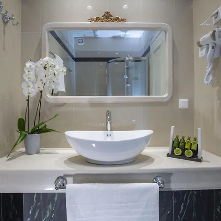 Vk Luxury Suites With Private Parking (Adults Only) Apartment