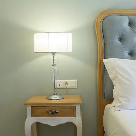 Vk Luxury Suites With Private Parking (Adults Only) Apartment *