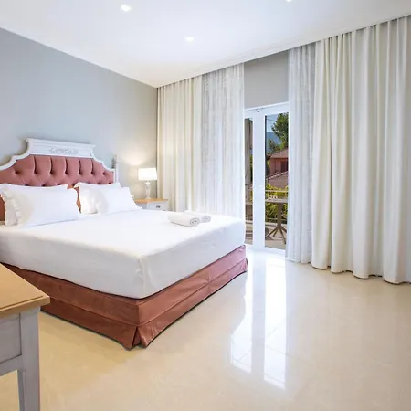 Vk Luxury Suites With Private Parking (Adults Only) Apartment *