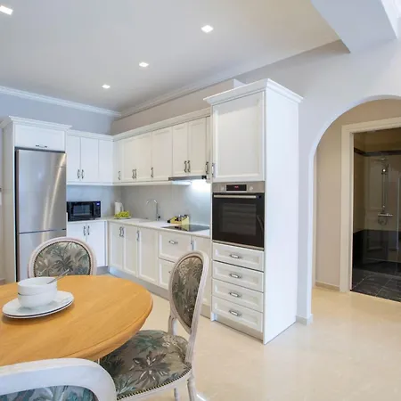 Apartment Vk Luxury Suites With Private Parking (Adults Only) *